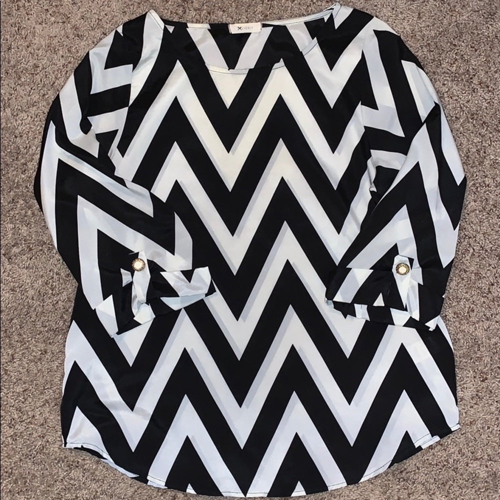 Black and white chevron top